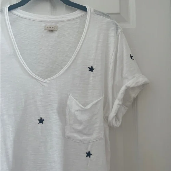 The Quinn V-Neck Tee by Pilcro - Picture 8 of 16